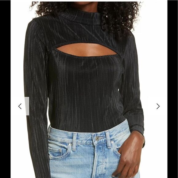 NEW with tags Leith Women's  Black
Textured Cutout Front Mock neck top size M - Picture 1 of 9